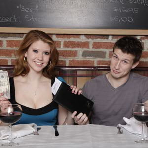 Who Picks Up the Check? A Guide to Paying for Dates